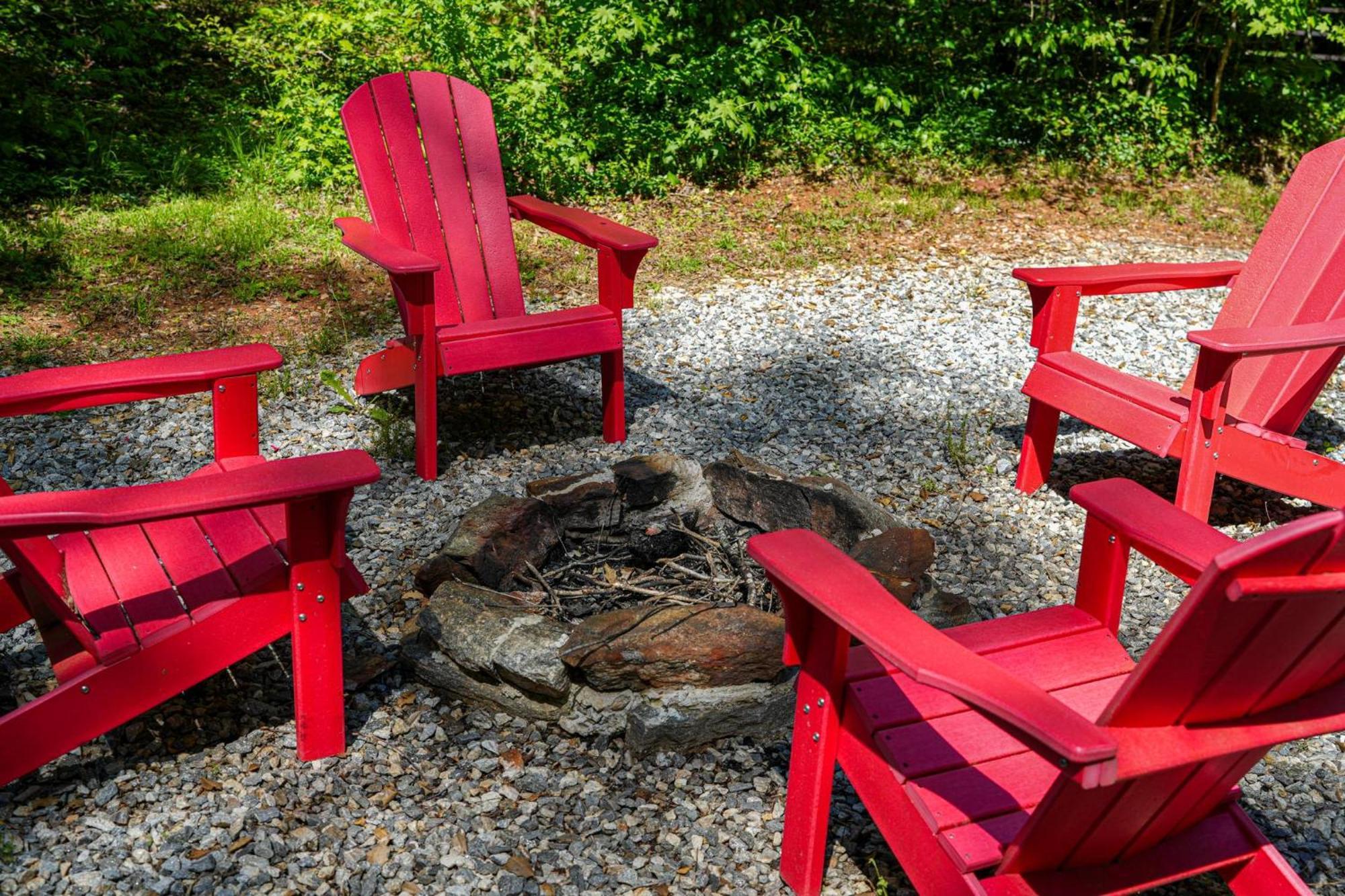 The Big Little Cabin - Hot Tub & Playground Dahlonega Esterno foto