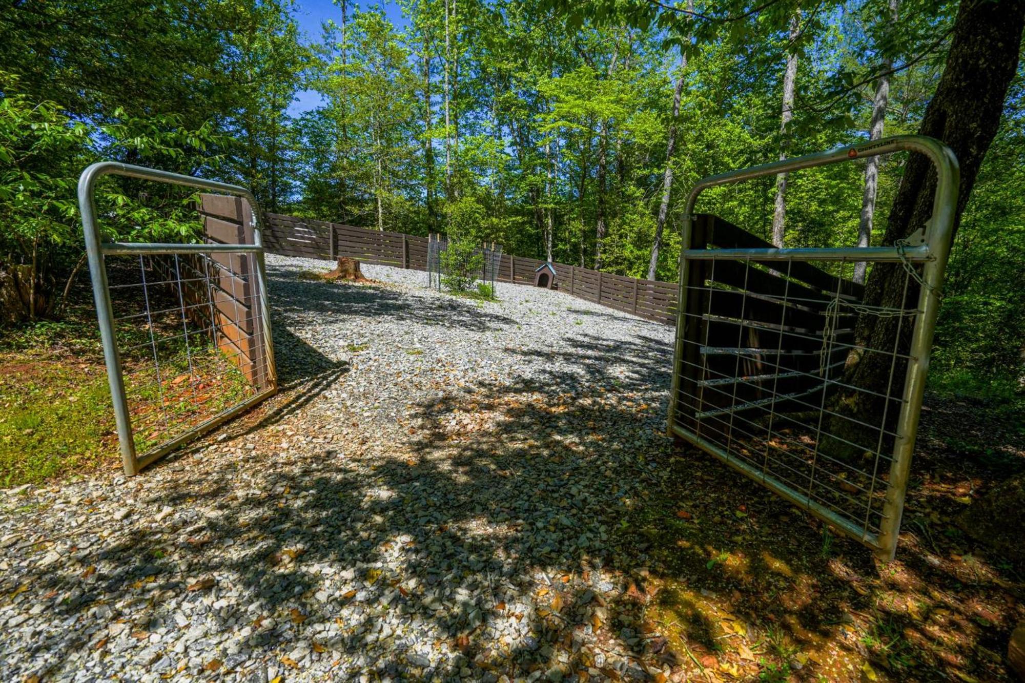 The Big Little Cabin - Hot Tub & Playground Dahlonega Esterno foto
