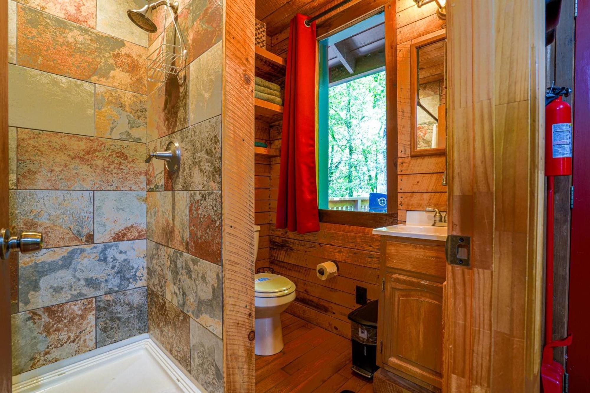 The Big Little Cabin - Hot Tub & Playground Dahlonega Esterno foto