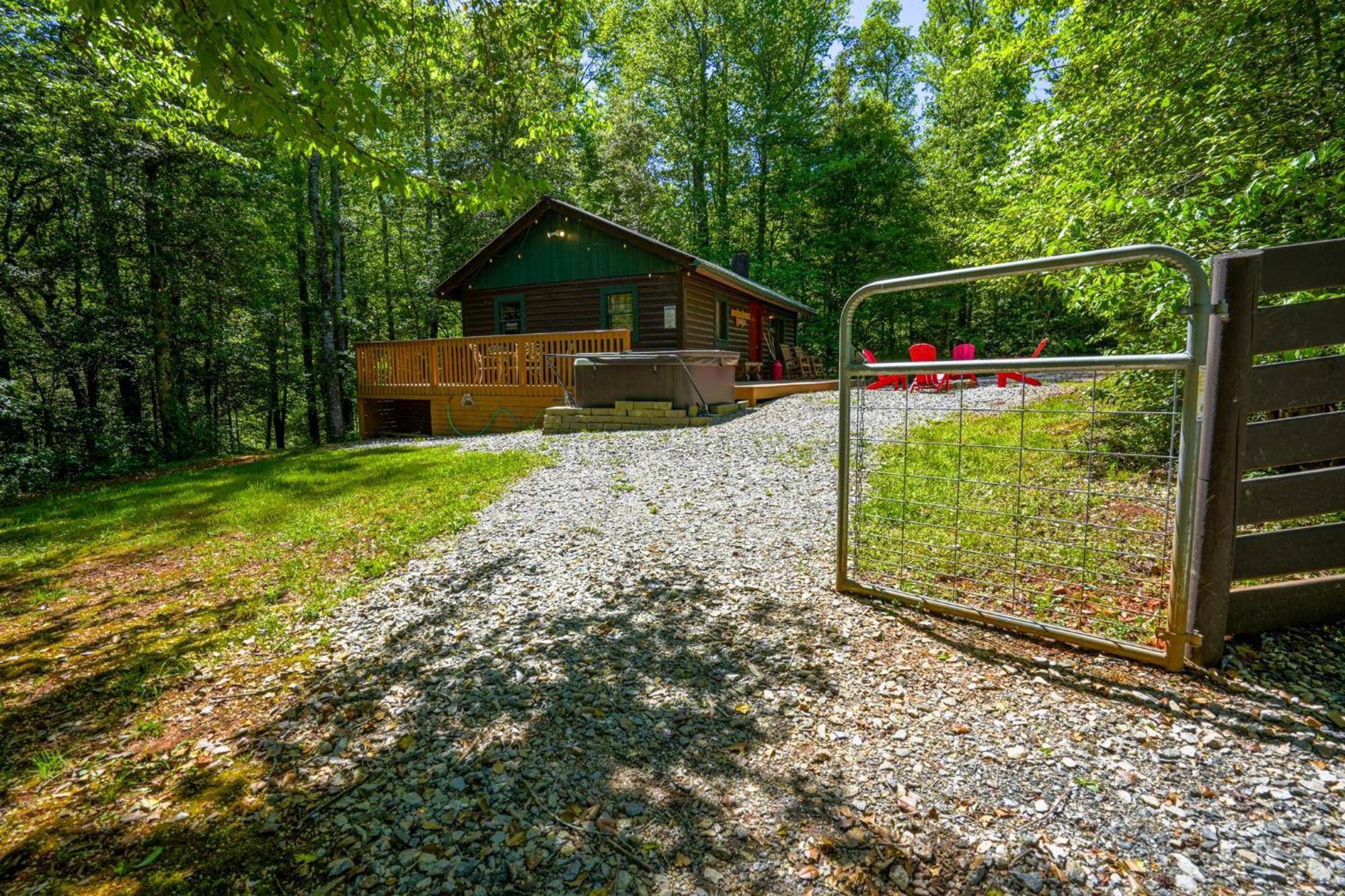 The Big Little Cabin - Hot Tub & Playground Dahlonega Esterno foto