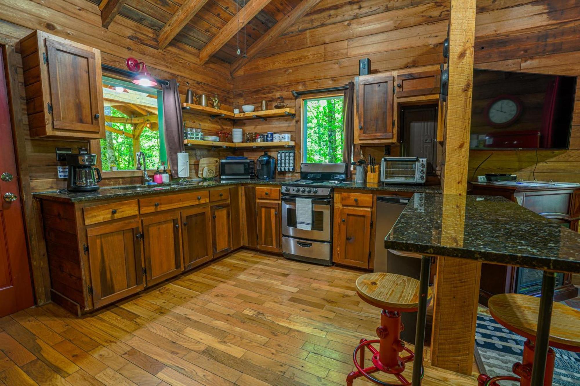The Big Little Cabin - Hot Tub & Playground Dahlonega Esterno foto