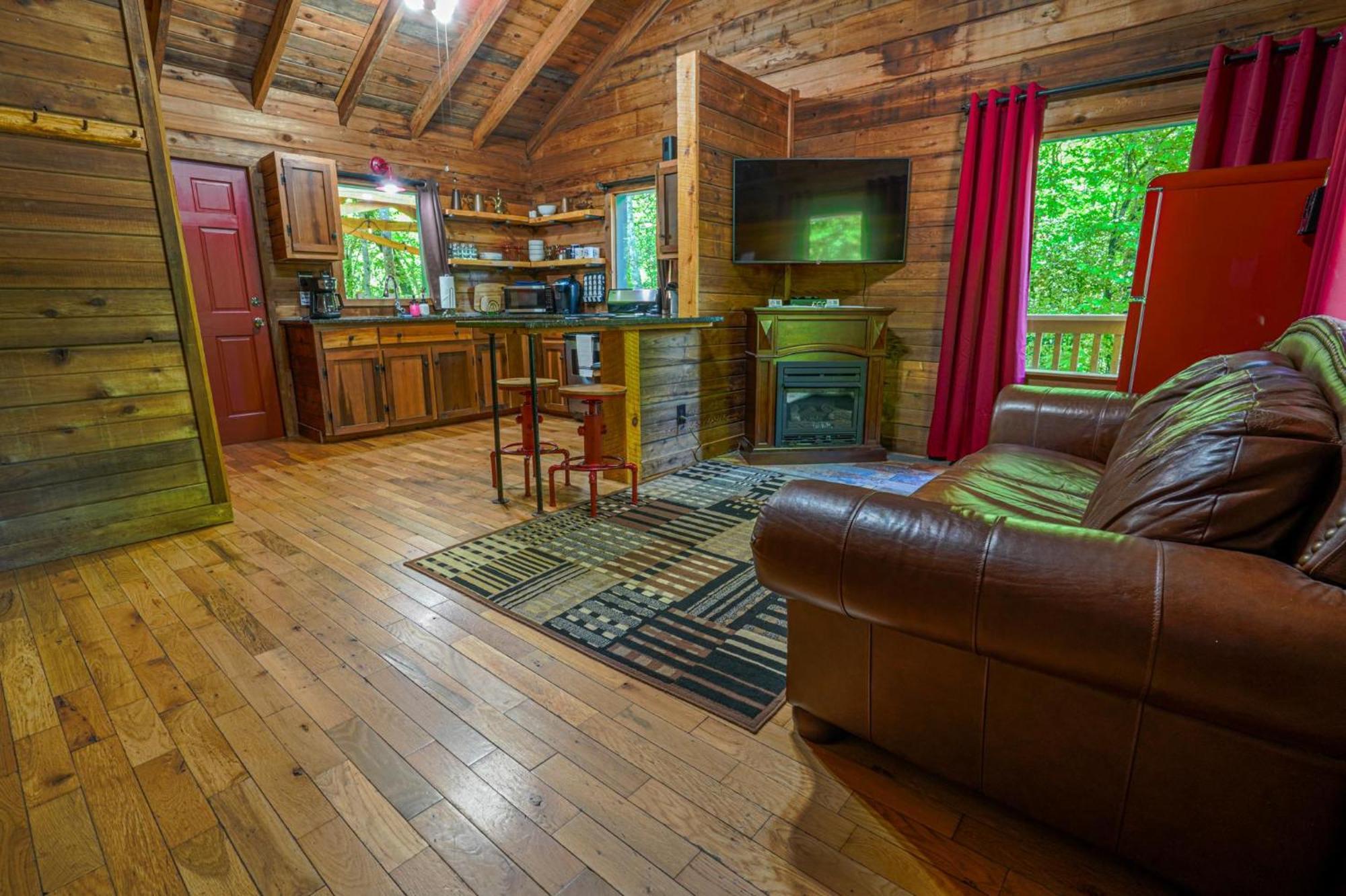 The Big Little Cabin - Hot Tub & Playground Dahlonega Esterno foto